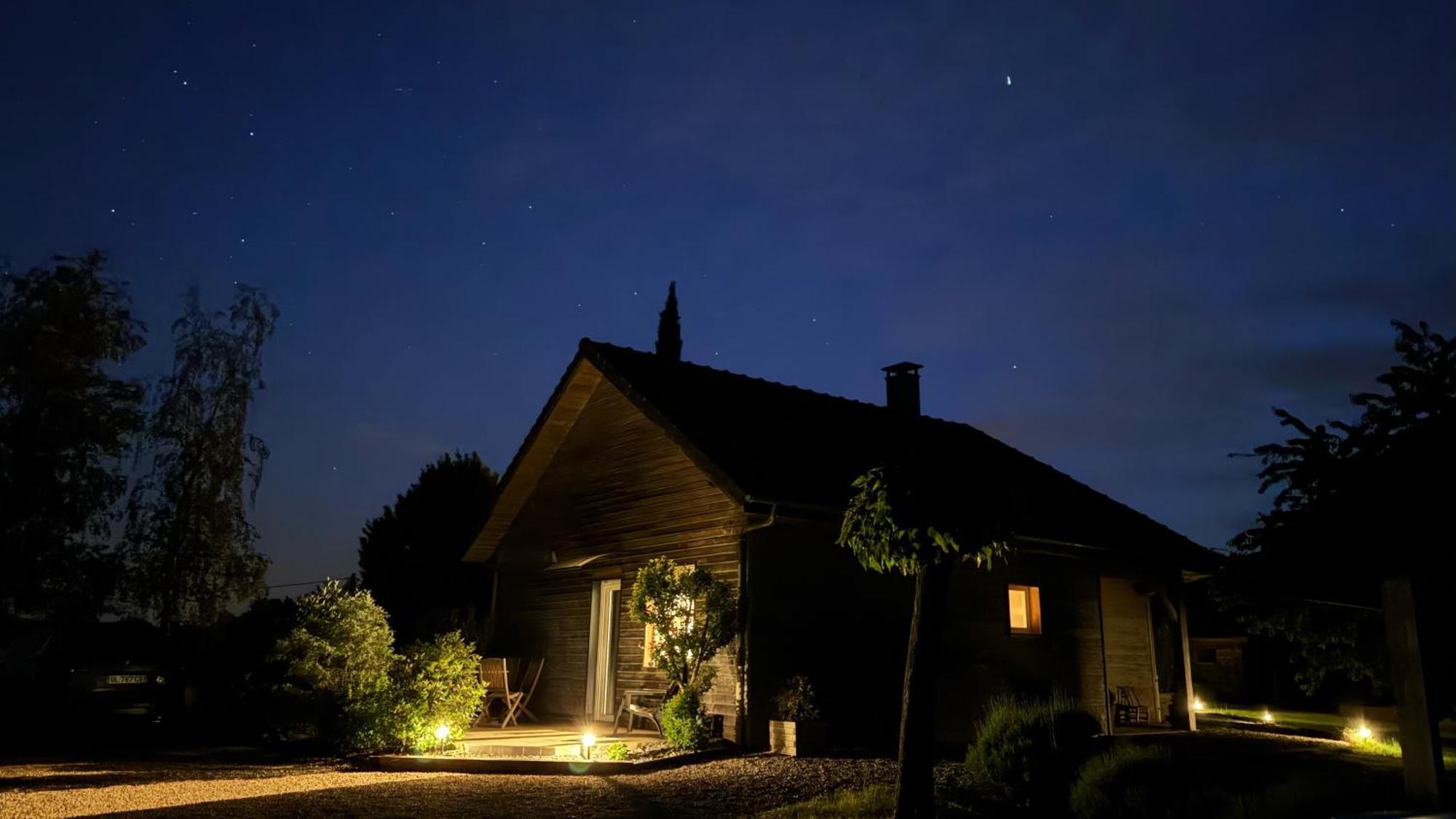 La Tuillère : maison en bois avec vue et piscine Saint-Aulaire Esterno foto